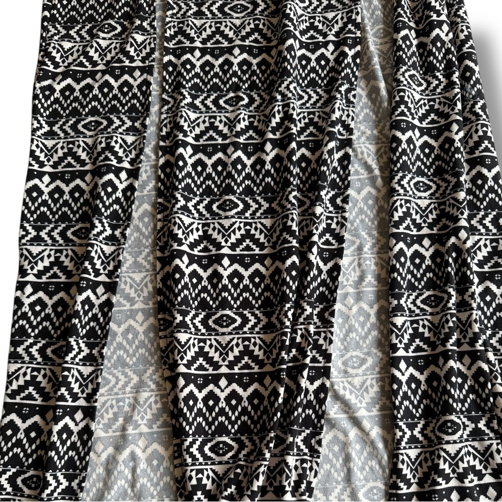 Y2K Black and White Aztec Patterned Split Panel/ Leg Maxi Skirt - Picture 2 of 8